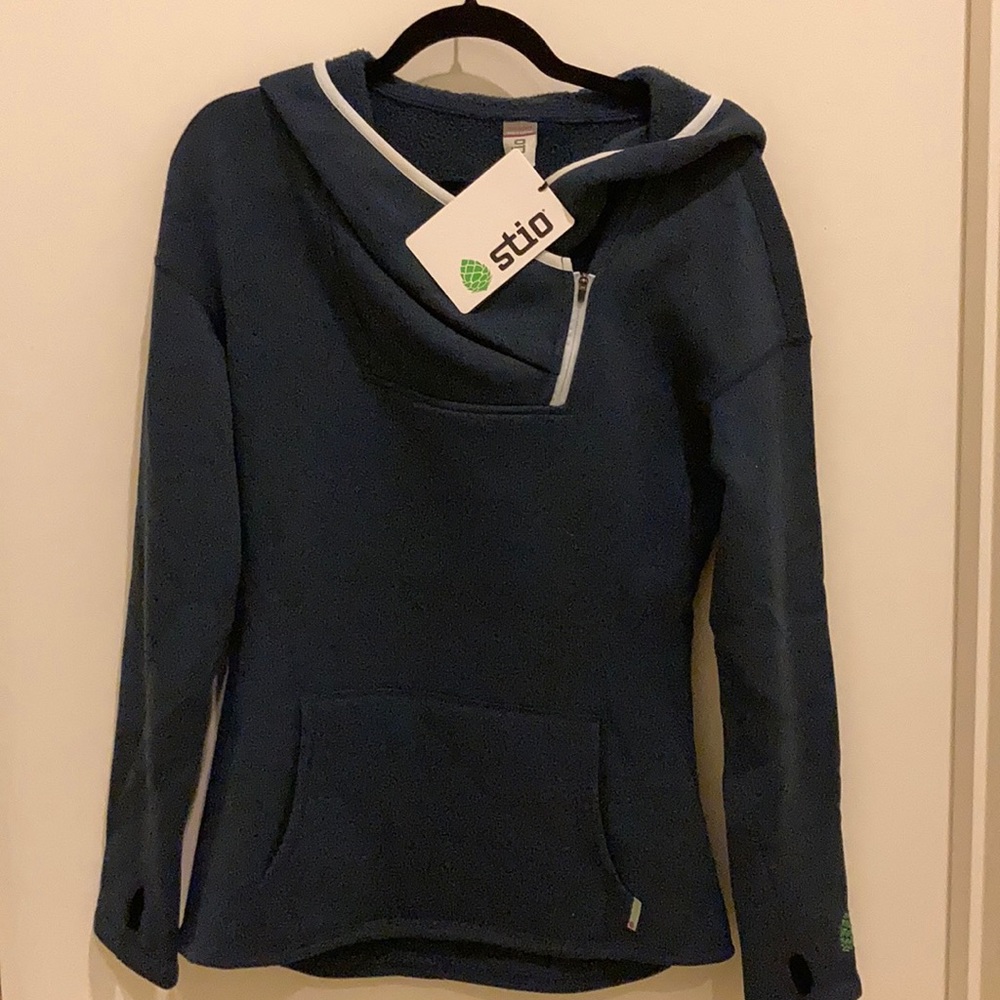 BRAND NEW Stio Mountain Shadow Hoodie